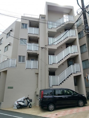 目黒区駒場、マンションの外観画像です