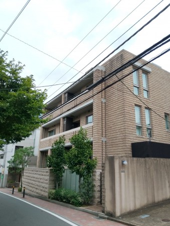 渋谷区松濤、マンションの外観画像です