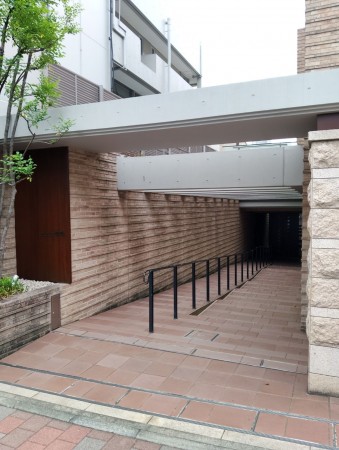 渋谷区松濤、マンションのエントランス画像です