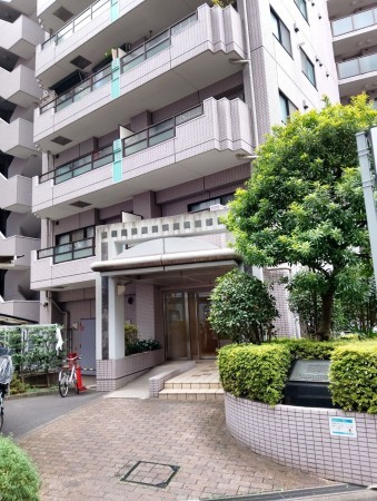 渋谷区円山町、マンションのエントランス画像です