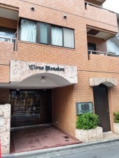 渋谷区円山町、マンションのエントランス画像です