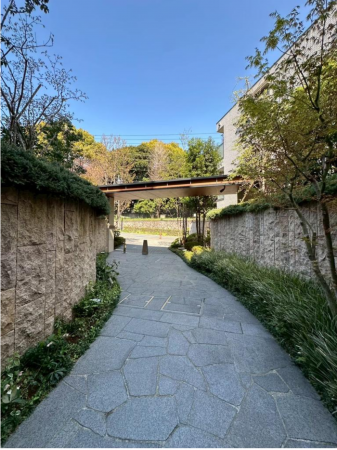 渋谷区東、マンションの外観画像です