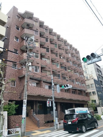 渋谷区渋谷、マンションの外観画像です