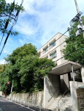 渋谷区南平台町、マンションの外観画像です