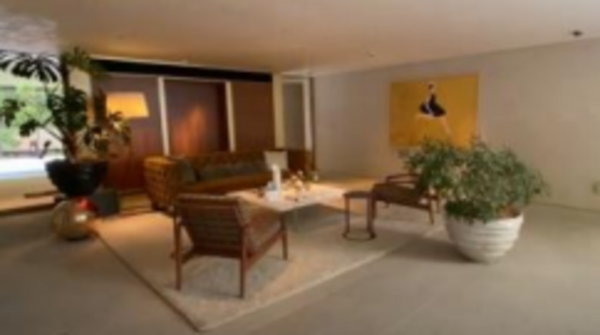 渋谷区南平台町、マンションのエントランス画像です