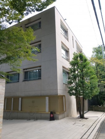 渋谷区南平台町、マンションの外観画像です