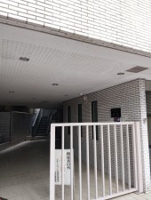 渋谷区松濤、マンションのエントランス画像です