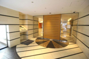 渋谷区円山町、マンションのエントランス画像です