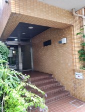 渋谷区桜丘町、マンションのエントランス画像です