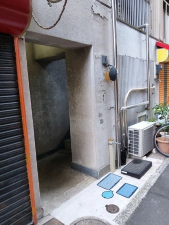 渋谷区笹塚、マンションのエントランス画像です