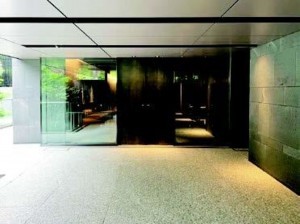 渋谷区南平台町、マンションのエントランス画像です