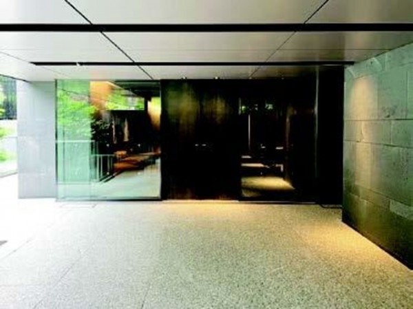 渋谷区南平台町、マンションのエントランス画像です