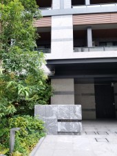 渋谷区渋谷、マンションのエントランス画像です