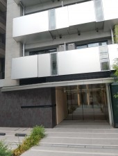 渋谷区桜丘町、マンションのエントランス画像です