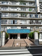 渋谷区猿楽町、マンションのエントランス画像です