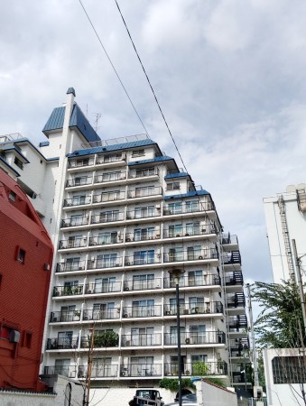 渋谷区猿楽町、マンションの外観画像です