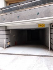 渋谷区神泉町、マンションの駐車場画像です