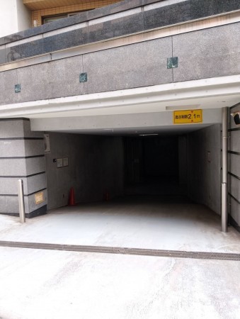 渋谷区神泉町、マンションの駐車場画像です