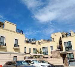 渋谷区鉢山町、マンションの外観画像です