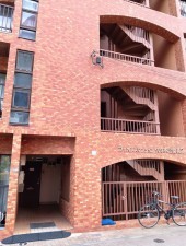 渋谷区富ヶ谷、マンションのエントランス画像です