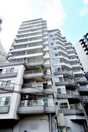 渋谷区南平台町、マンションの外観画像です