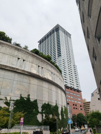 目黒区大橋、マンションの外観画像です