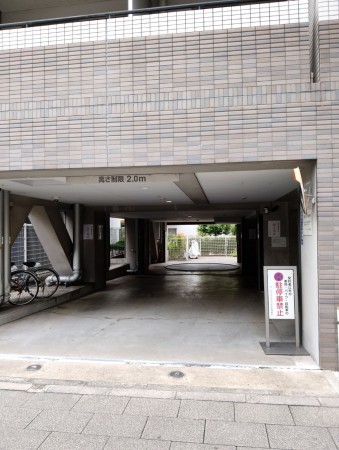 目黒区青葉台、マンションの駐車場画像です