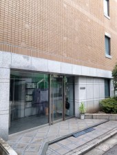 目黒区駒場、マンションのエントランス画像です