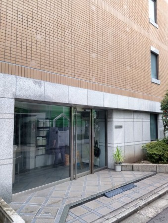 目黒区駒場、マンションのエントランス画像です