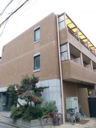 目黒区駒場、マンションの外観画像です