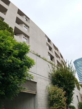 目黒区青葉台、マンションの外観画像です