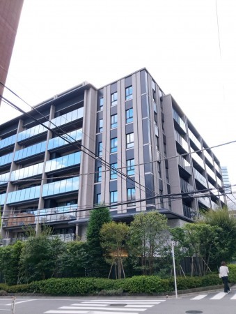 渋谷区南平台町、マンションの外観画像です