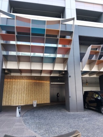 渋谷区宇田川町、マンションのエントランス画像です