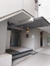 渋谷区東、マンションのエントランス画像です