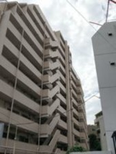 渋谷区鶯谷町、マンションの外観画像です