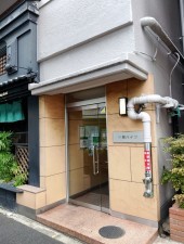 渋谷区神泉町、マンションのエントランス画像です