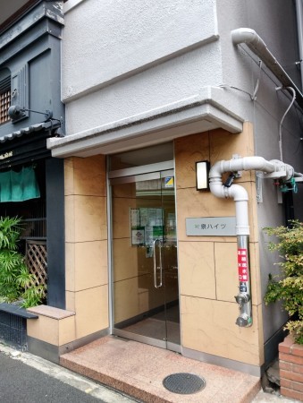 渋谷区神泉町、マンションのエントランス画像です