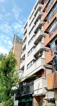 渋谷区神泉町、マンションの外観画像です