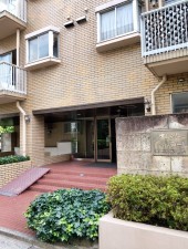 渋谷区神山町、マンションのエントランス画像です