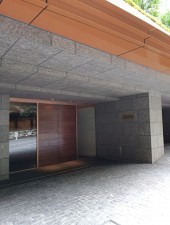 渋谷区南平台町、マンションのエントランス画像です