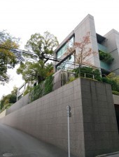 渋谷区南平台町、マンションの外観画像です