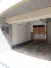 渋谷区東、マンションのエントランス画像です