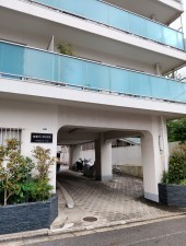 渋谷区松濤、マンションの駐車場画像です