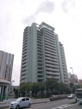 目黒区青葉台、マンションの外観画像です