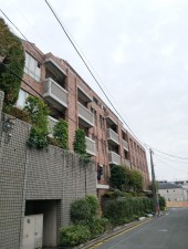 世田谷区、マンションの外観画像です