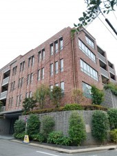 世田谷区、マンションの外観画像です