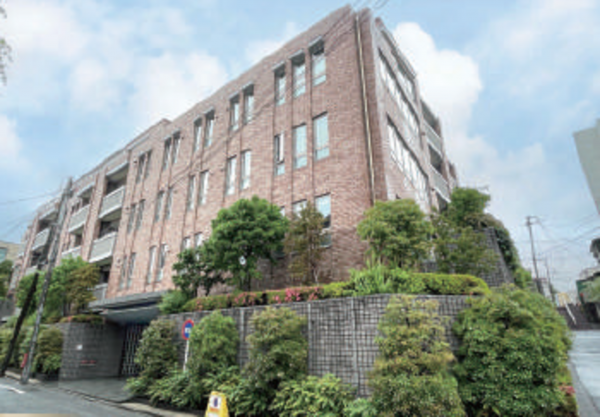 世田谷区、マンションの外観画像です