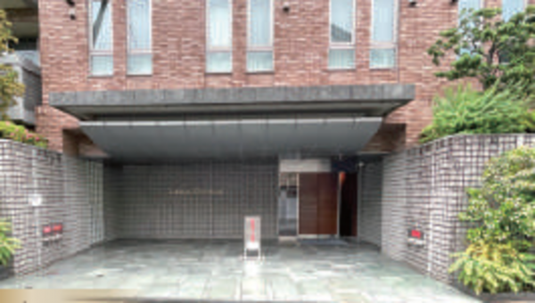 世田谷区、マンションのエントランス画像です