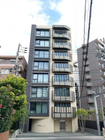 渋谷区富ヶ谷、マンションの外観画像です