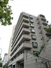 目黒区青葉台、マンションの外観画像です